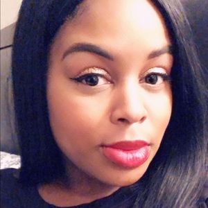 Meet your Posher, Kendra